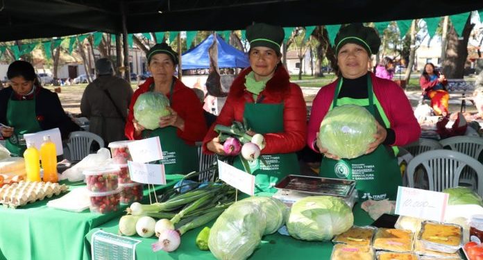 Productores de Ñeembucú generaron más de G. 115 millones de ingresos en feria
