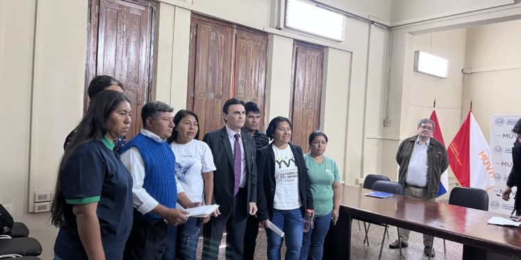 El ministro Pereira y su equipo brindan atención a inquietudes de comunidades indígenas