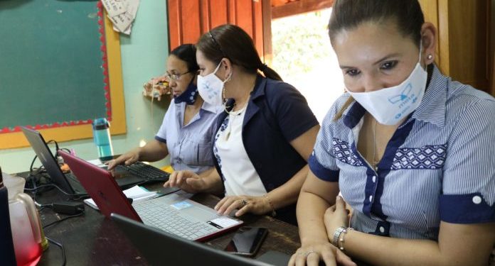 Proyecto del MEC prevé formar a más de 1.600 docentes en herramientas tecnológicas para el aula Proyecto del MEC prevé formar a más de 1.600 docentes en herramientas tecnológicas para el aula