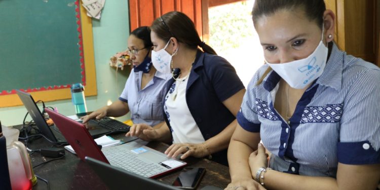 MEC dispone pago de becas a más de 600 estudiantes de formación docente