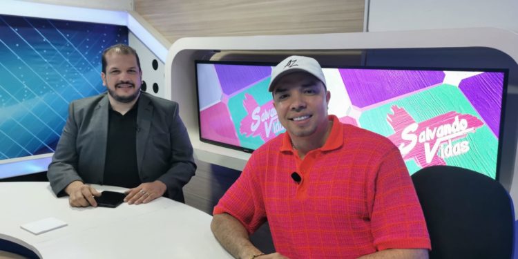 Alex Zurdo: «Tuve que perdonar y dejar el pasado atrás» Alex Zurdo: «Tuve que perdonar y dejar el pasado atrás»