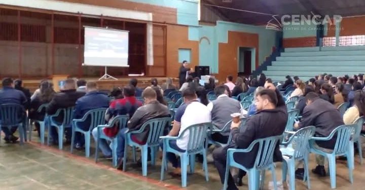 Desarrollaron jornada de capacitación y contención integral a educadores y técnicos en el departamento de Itapúa