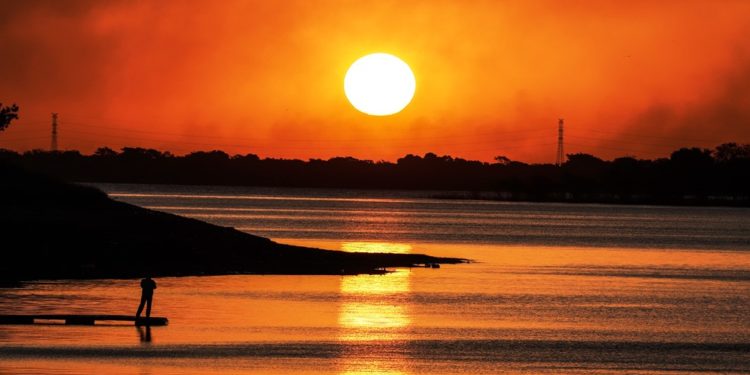 A preparar el tereré por que se viene un día soleado, cálido a caluroso.