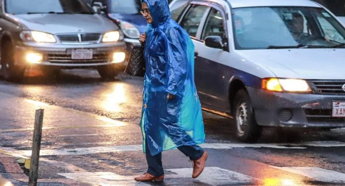 Lluvias y tormentas cesarían durante la tarde de este jueves