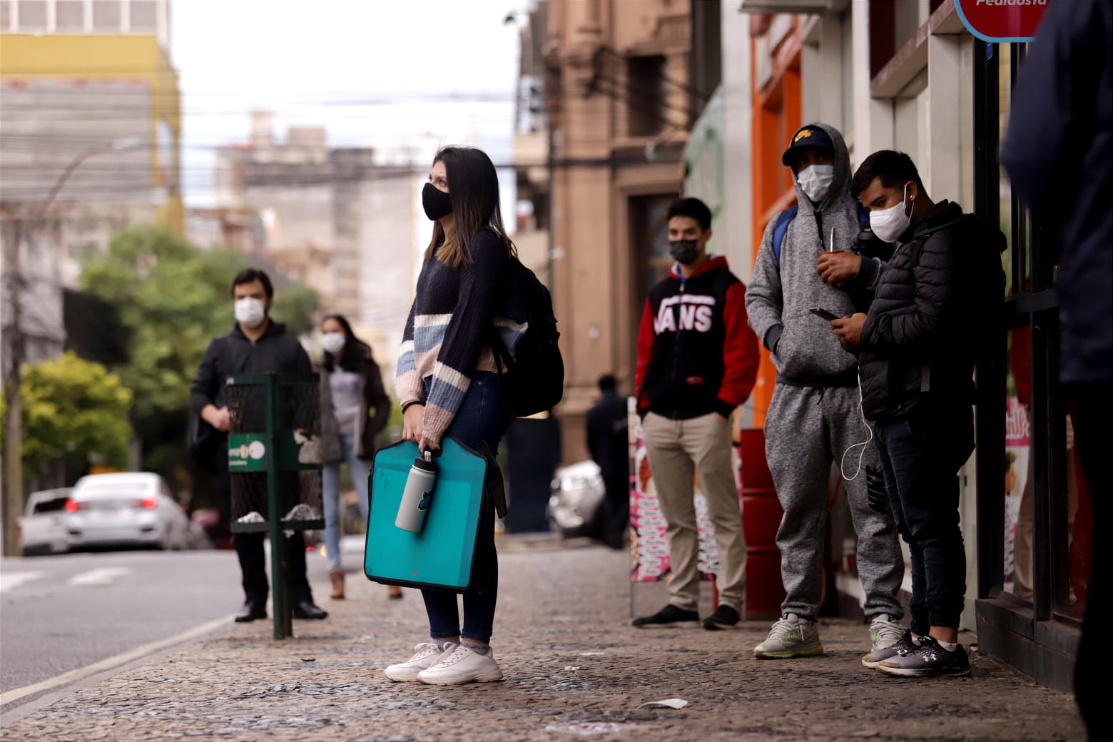 Se anuncia un lunes frío a fresco con vientos del sur y lluvias dispersas