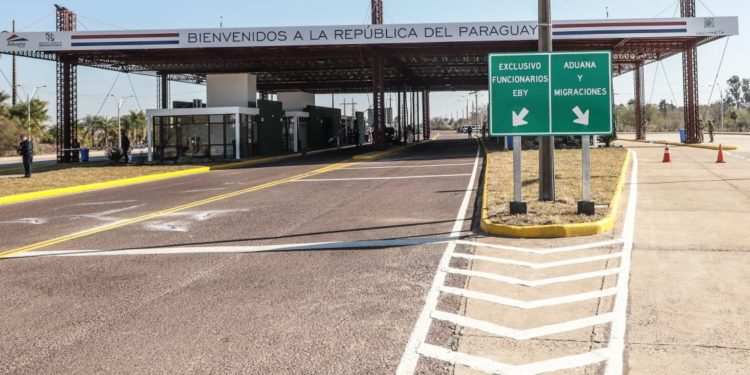 Coordinan acciones para rehabilitación total de paso fronterizo Ayolas e Ituzaingó