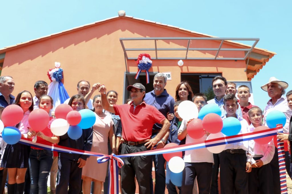 Unas 500 personas de escasos recursos de Itapúa cumplieron el sueño de la casa propia