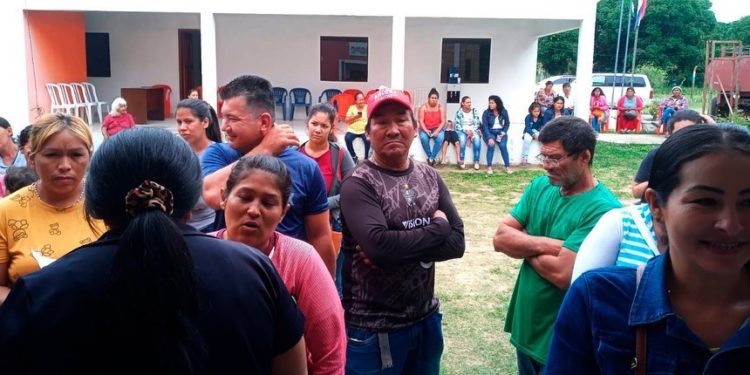 Realizan la entrega de documentos de identidad a pobladores de Carmelo Peralta