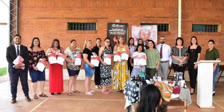 Mujeres privadas de libertad recibieron certificados que acreditan una rápida salida laboral
