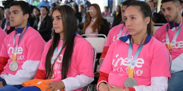 Lanzaron campaña “Únete por la Salud” para destacar el cuidado de hombres y mujeres de la sociedad.