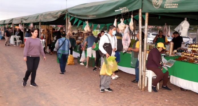 Más de 800 productores realizan este jueves la Feria de la Agricultura Familiar en Loma Plata, Chaco