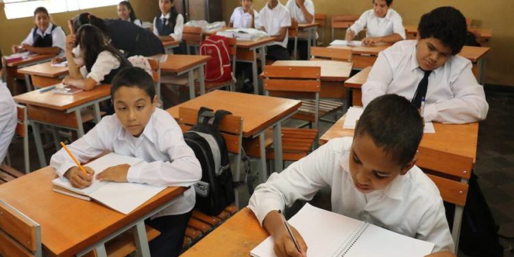 La cartera educativa insta a denunciar hechos que atenten contra la garantía del acceso a la educación