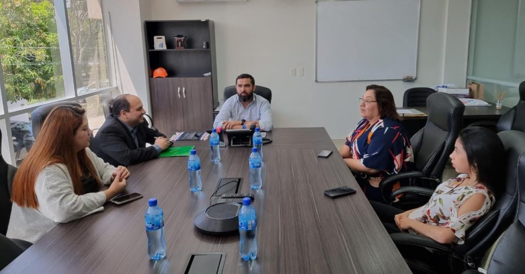 Buses nocturnos para la zona de la Facultad de Filosofía U.N.A