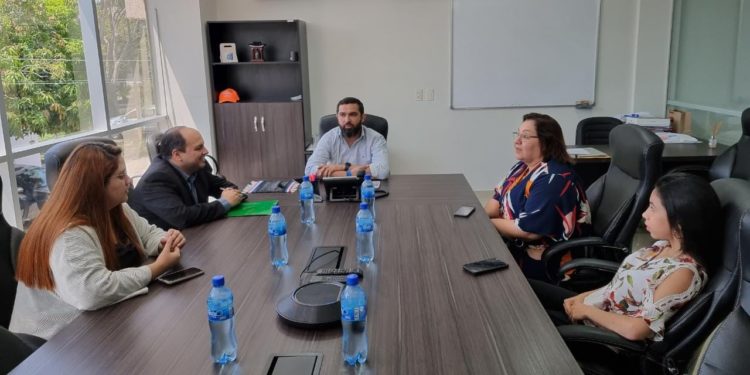 Buses nocturnos para la zona de la Facultad de Filosofía U.N.A