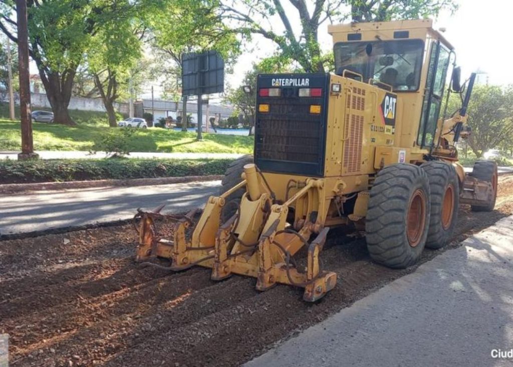 Realizan trabajos para mejorar la transitabilidad en zona de acceso al puente de la Amistad