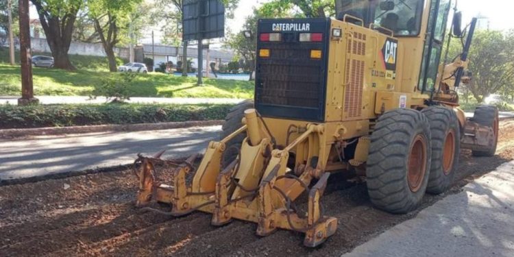 Realizan trabajos para mejorar la transitabilidad en zona de acceso al puente de la Amistad