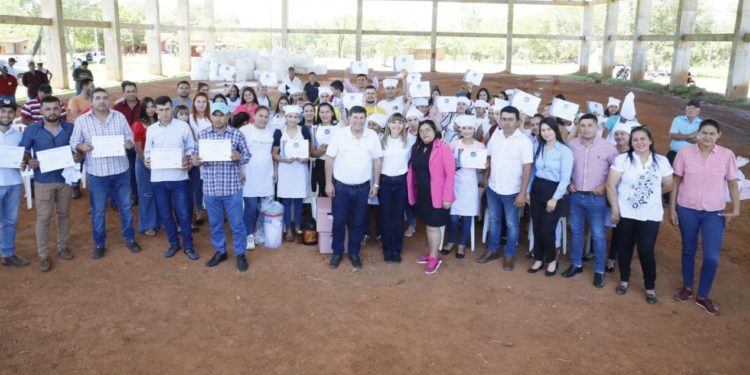 Egresados de cursos de capacitación en Concepción recibieron kits de herramientas Egresados de cursos de capacitación en Concepción recibieron kits de herramientas