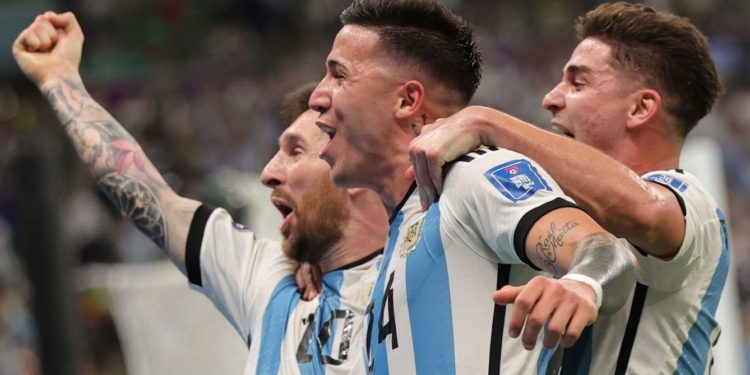 Vital triunfo de Argentina para ilusionarse con la clasificación a octavos