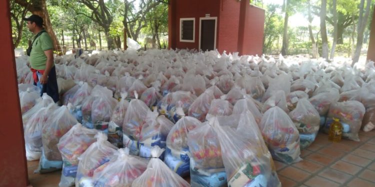 Pescadores de Ñeembucú recibieron asistencia durante la veda
