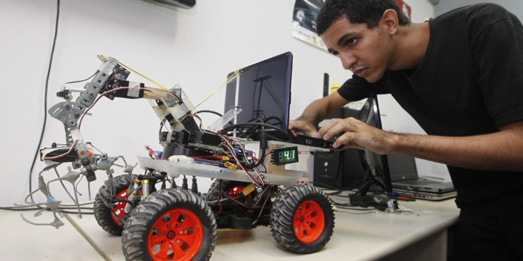 Estudiantes representarán a Paraguay en competencia de robótica