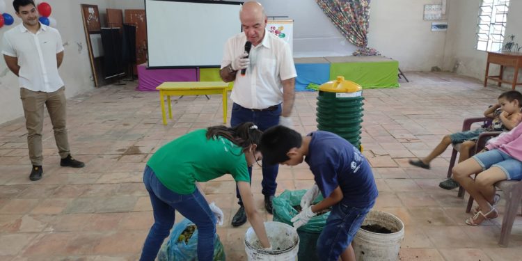 Impulsan talleres para niños sobre técnicas de compostaje en Villa Hayes