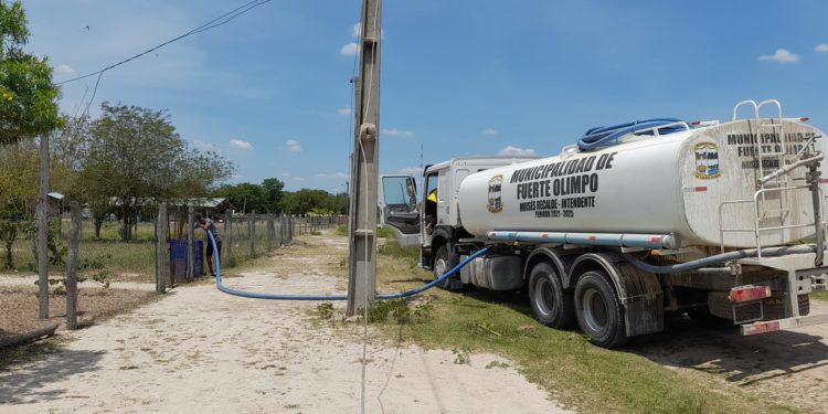 Ante la sequía realizan recargas de reservorios de agua potable.