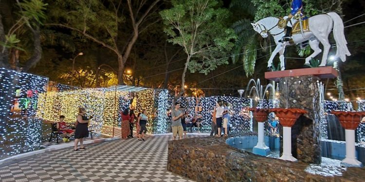 “Paseo de las Luces” el atractivo turístico que ilumina Pilar