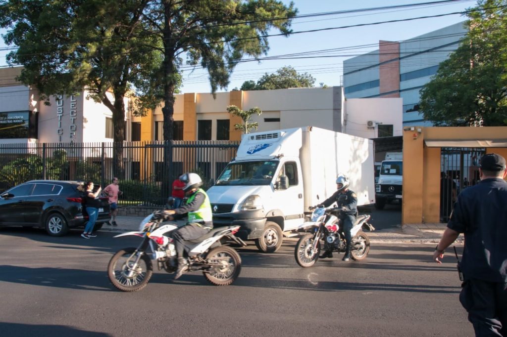 Últimas distribución de máquinas y equipos para elecciones internas de este domingo