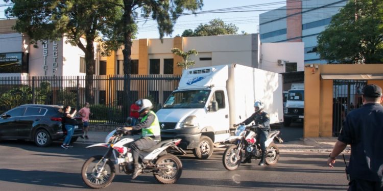 Últimas distribución de máquinas y equipos para elecciones internas de este domingo