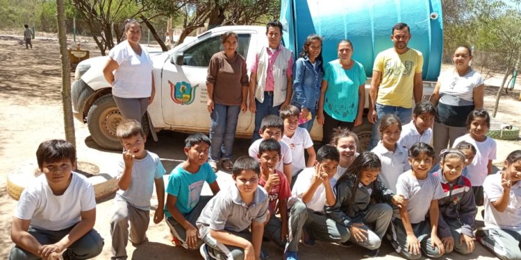 Entregan materiales para la provisión y el almacenamiento de agua potable en Boquerón