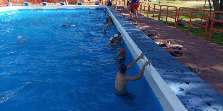 Cursos de robótica y natación son ofrecidos por la Municipalidad de Pilar