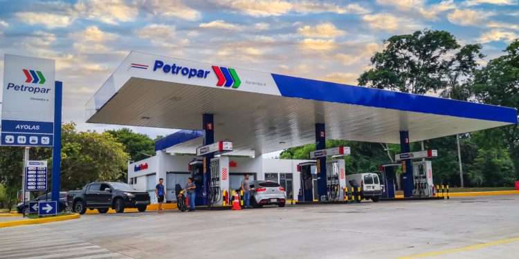 Exhortan a PETROPAR a reducir precio de sus combustibles Exhortan a PETROPAR a reducir precio de sus combustibles