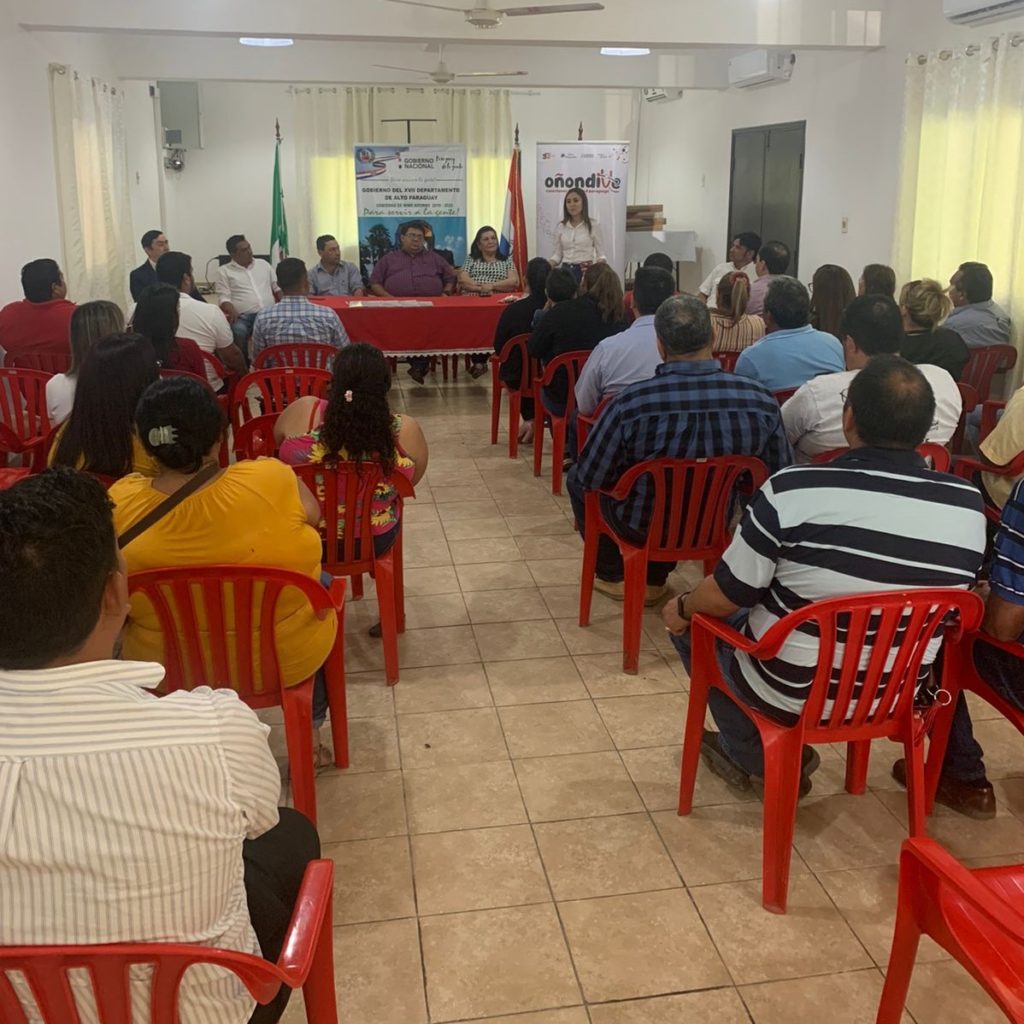 Secretaria Nacional de la Juventud habilitó laboratorio informático en distritos de Alto Paraguay