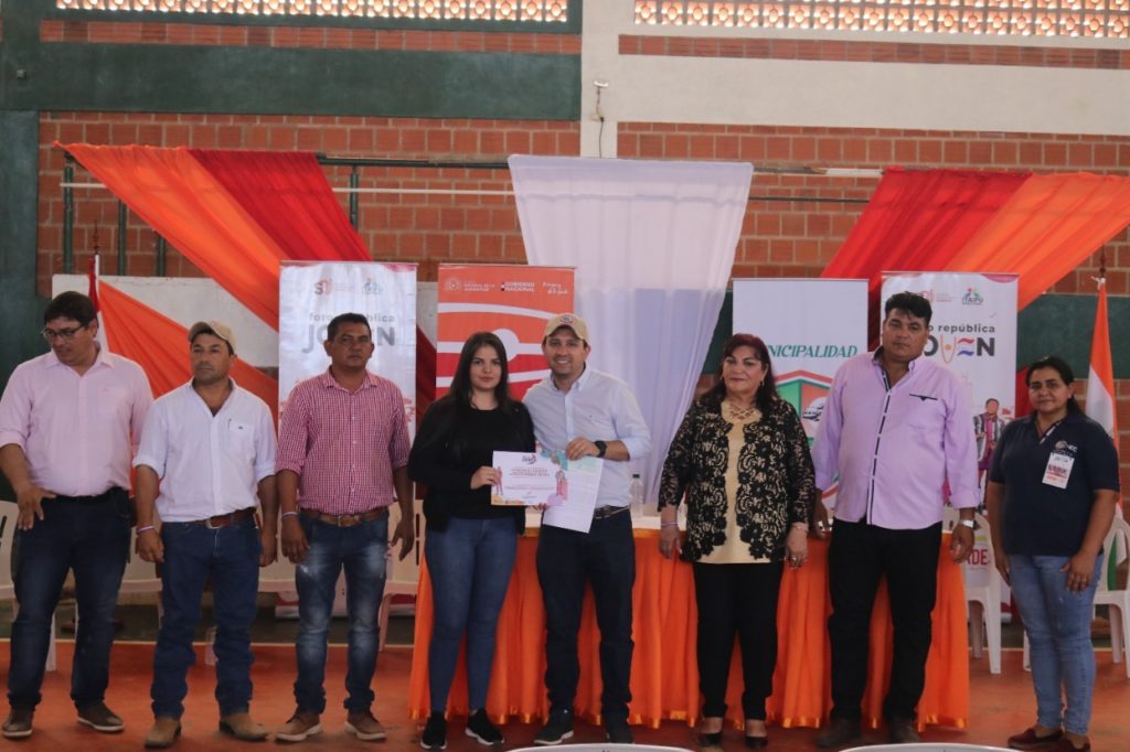 Juventud chaqueña presente en el VI Foro República Joven