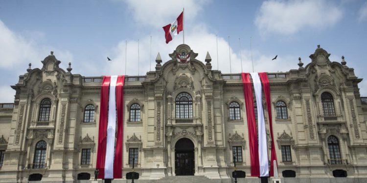 Presidente de Perú fue destituido por el Congreso de la Nación