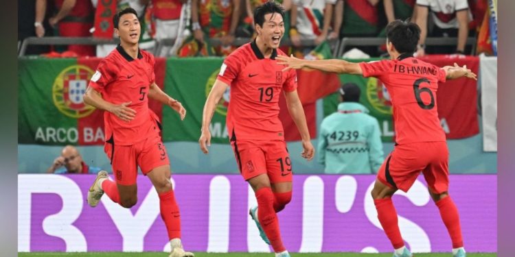 Sobre el final Corea del Sur obtuvo su clasificación a octavos