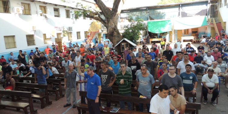 Reclusos del Pabellón Libertad buscan mejorar sus vidas en el día a día