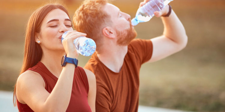 Beneficios del consumo de agua en temporadas de verano