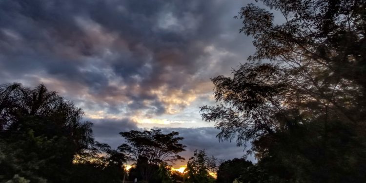 Ambiente caluroso con probabilidad de lluvias