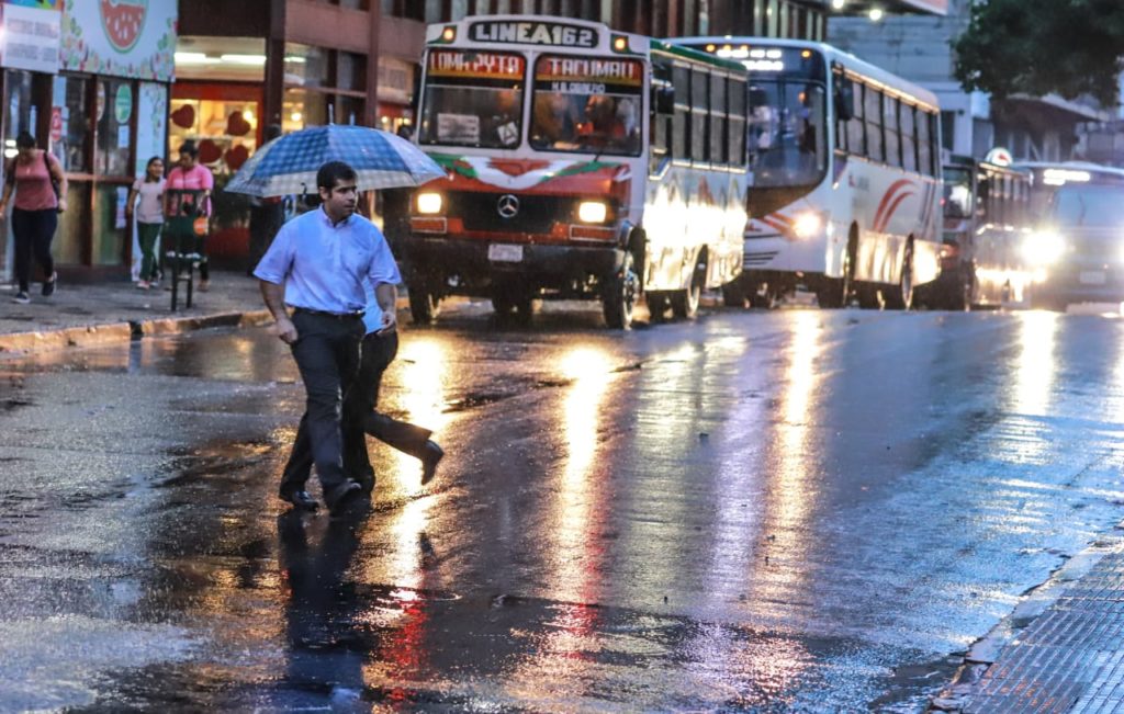 Anuncian jornada calurosa con lluvias y tormentas eléctricas Anuncian jornada calurosa con lluvias y tormentas eléctricas