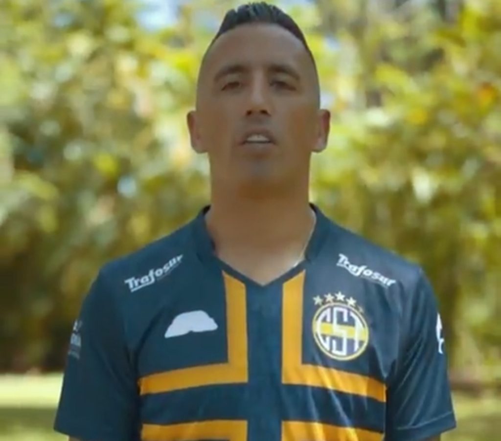El experimentado Lucas Barrios fue presentado en el Sportivo Trinidense El experimentado Lucas Barrios fue presentado en el Sportivo Trinidense