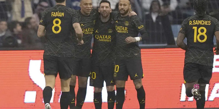 El PSG de Messi se impuso al equipo conformado por Cristiano Ronaldo