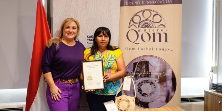 Artesanas chaqueñas registraron sus producciones bajo el nombre de “Mujeres Qom”