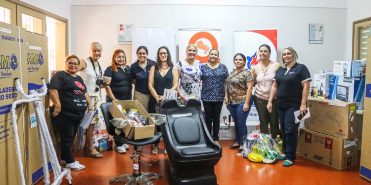 Mujeres con microemprendimientos fueron asistidos por el Ministerio de la Mujer