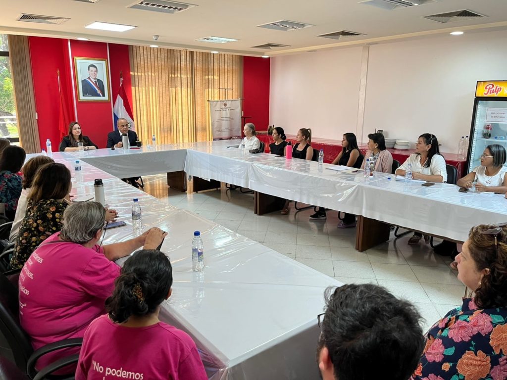 Pacientes oncológicos están conformes con anuncios del sector de Salud pero insisten en otros reclamos Pacientes oncológicos están conformes con anuncios del sector de Salud pero insisten en otros reclamos
