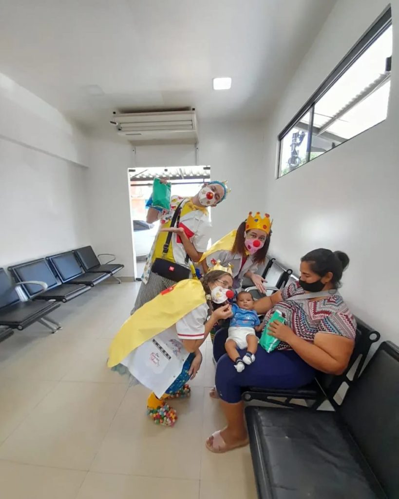 Continúan con la entrega de regalos a niños de distintos hospitales por los Reyes Magos