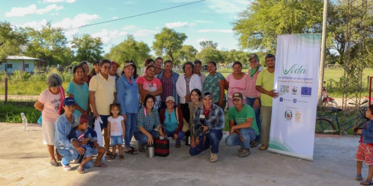 Impulsan proyectos para apoyar a las productoras horticultoras y avícolas de Carmelo Peralta