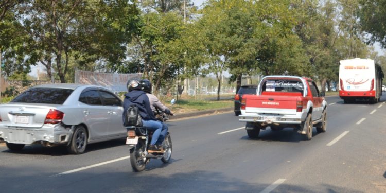 Mañana iniciarán controles de emisiones de autos usados a ser importados Mañana iniciarán controles de emisiones de autos usados a ser importados