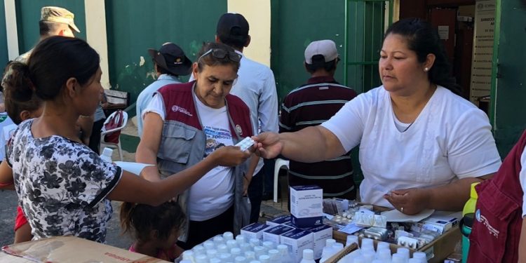 Indígenas asentados en Asunción son asistidos por clínica medica