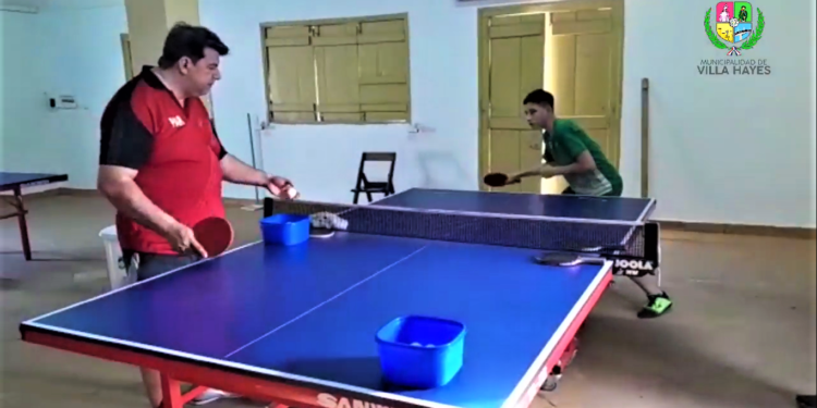 Municipalidad de Villa Hayes brinda clases de tenis de mesa gratuitos